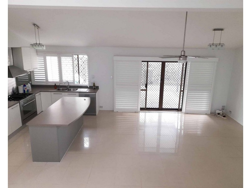 10/9 Freyburg Street, Bundall QLD 4217