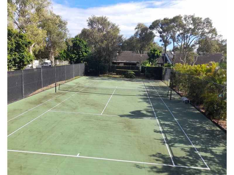 10/9 Freyburg Street, Bundall QLD 4217