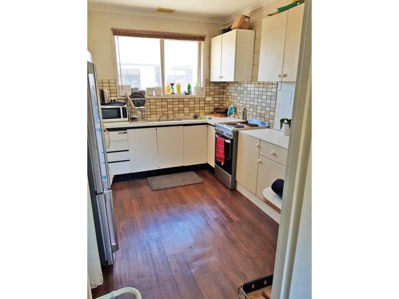 8/74 Beach Street, Frankston VIC 3199