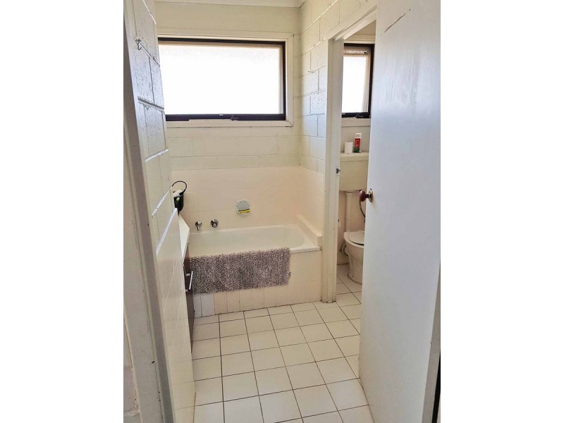 8/74 Beach Street, Frankston VIC 3199