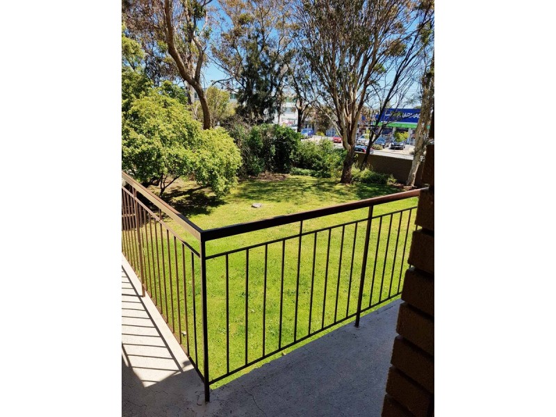 8/74 Beach Street, Frankston VIC 3199