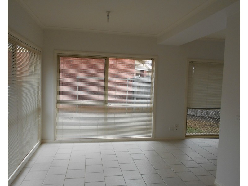 2/9-11 Gibson Court, Altona Meadows VIC 3028