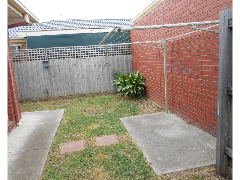 2/9-11 Gibson Court, Altona Meadows VIC 3028