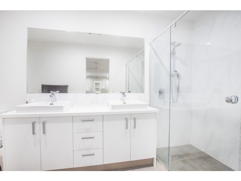 100/64 Currumbin Chase, Currumbin QLD 4223