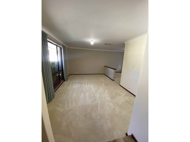 6 Richmond Place, Kingsley WA 6026