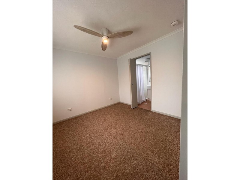 10/4 Adori Street, Chevron Island QLD 4217