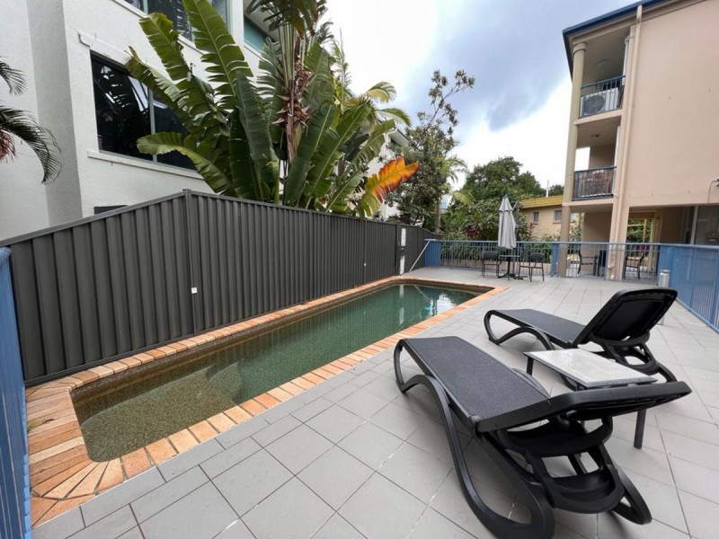 10/4 Adori Street, Chevron Island QLD 4217