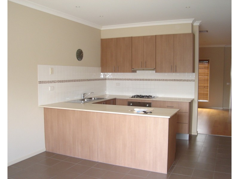 E/1 Hennessy Street, Brunswick VIC 3056