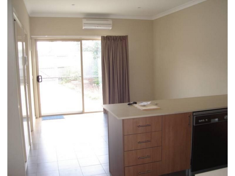 E/1 Hennessy Street, Brunswick VIC 3056