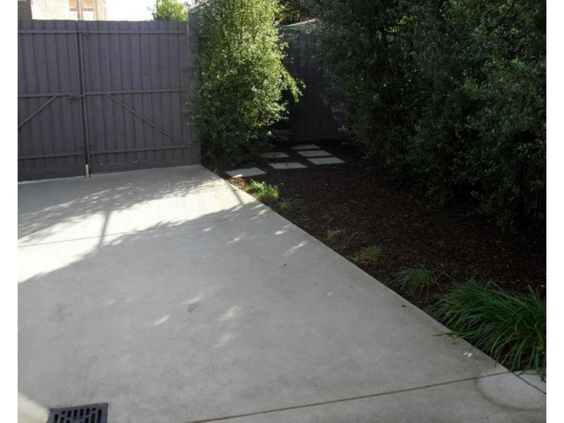 E/1 Hennessy Street, Brunswick VIC 3056