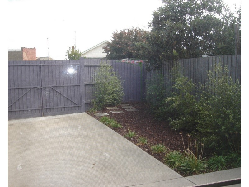 E/1 Hennessy Street, Brunswick VIC 3056