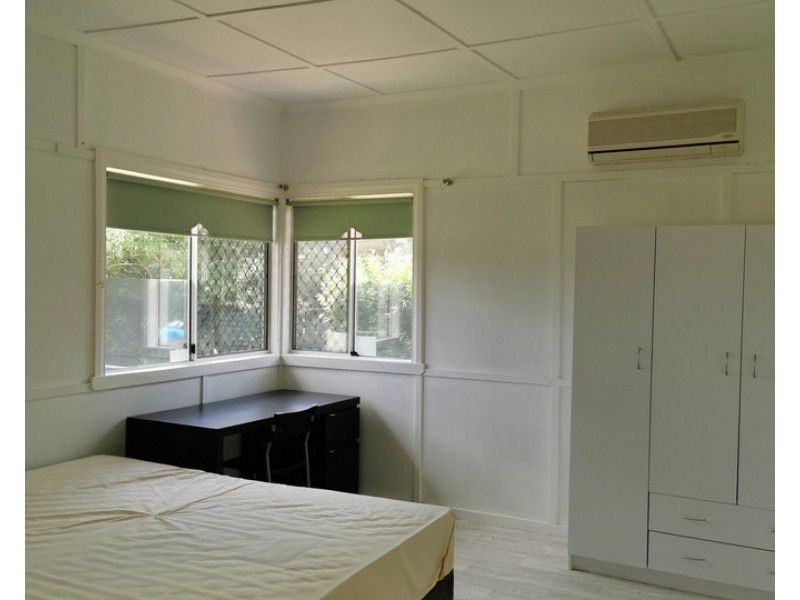 13 Theodore Street, Stafford QLD 4053