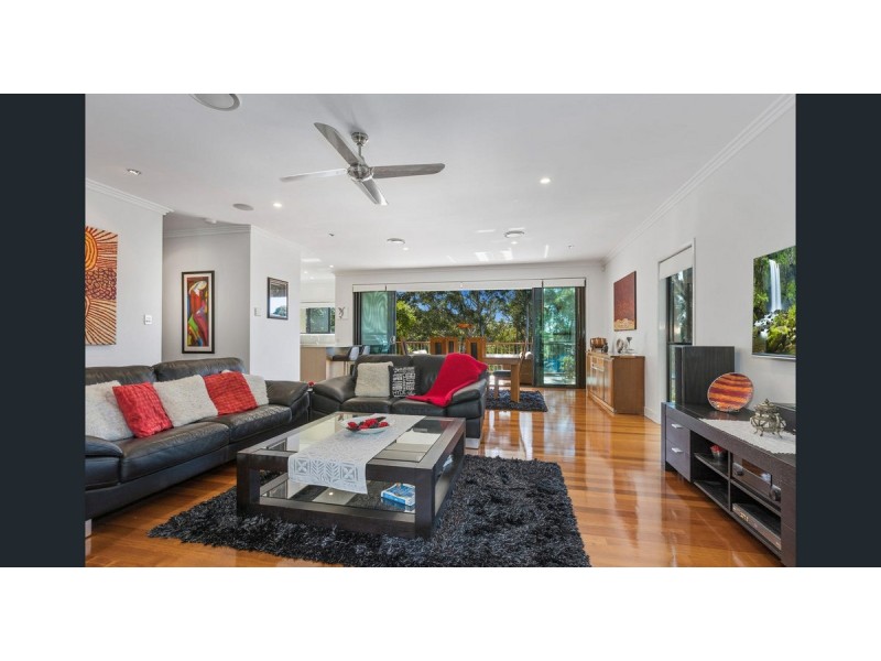 7 Sanctuary Crest Drive, Currumbin QLD 4223