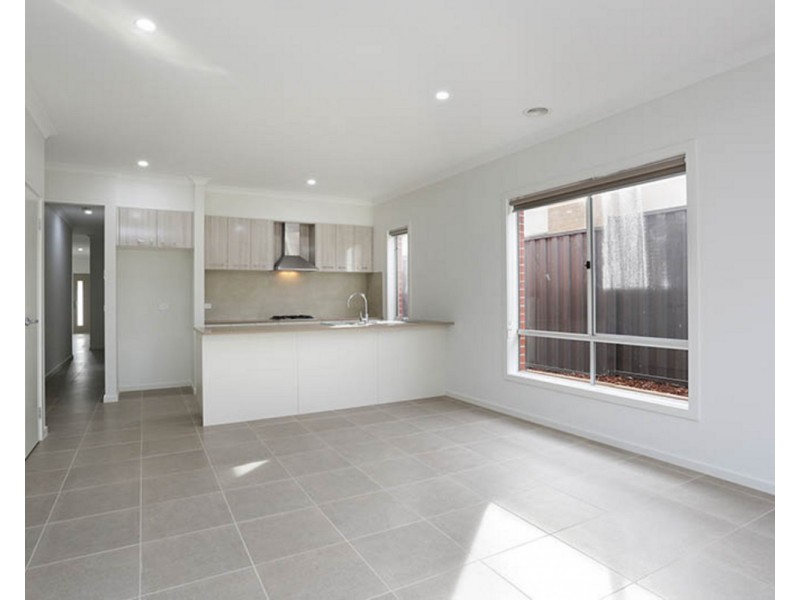 24 Layla Crescent, Tarneit VIC 3029