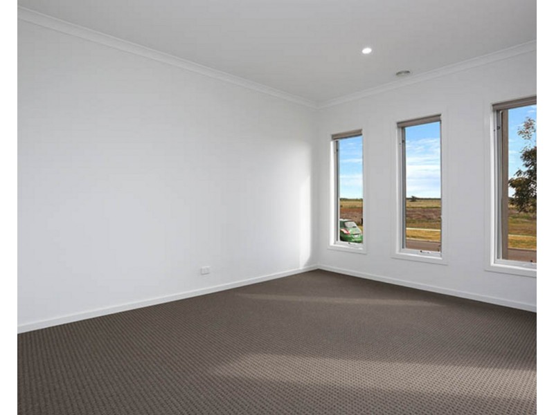 24 Layla Crescent, Tarneit VIC 3029