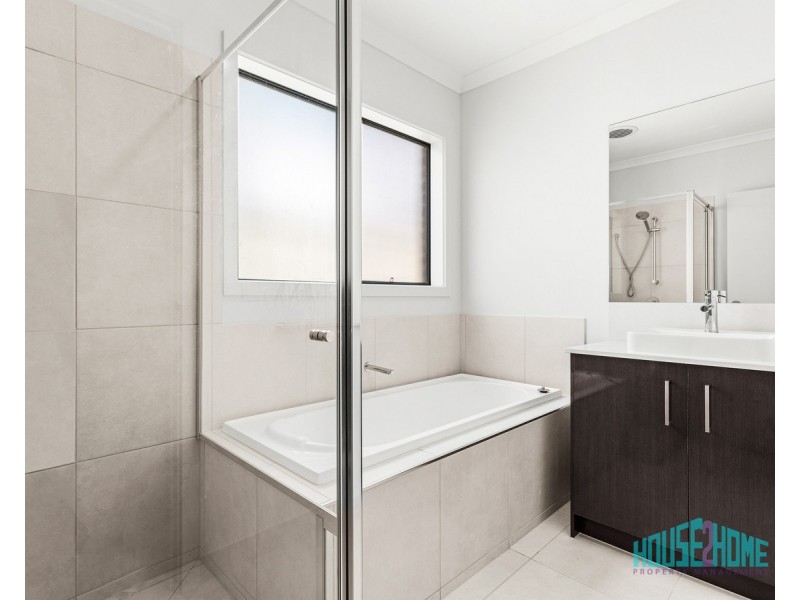 24 Layla Crescent, Tarneit VIC 3029