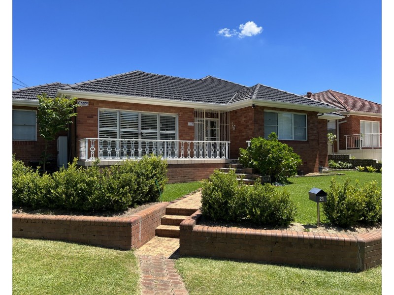 21 Woorail Avenue, Kingsgrove NSW 2208