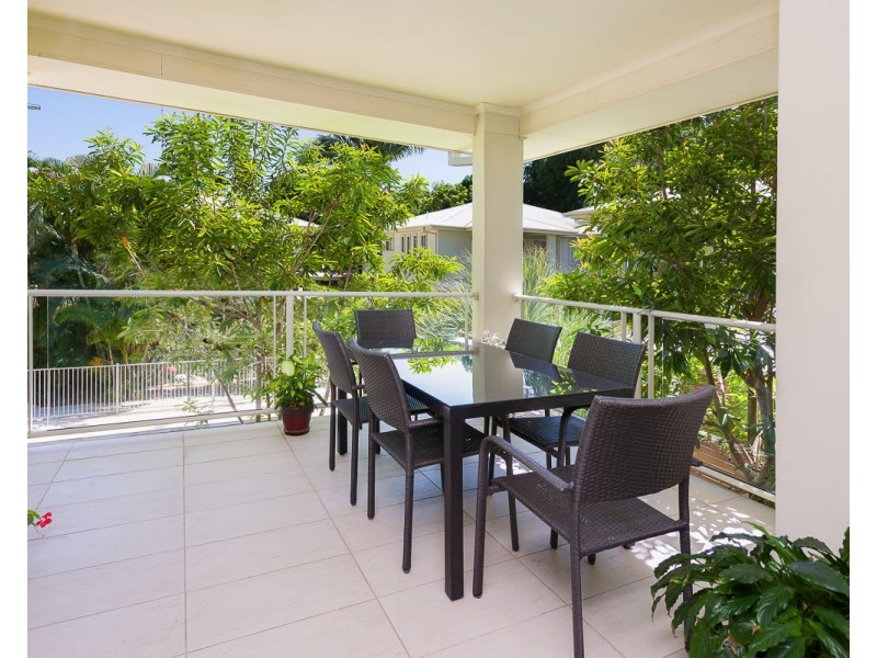 3/27 Gordon Street, Labrador QLD 4215