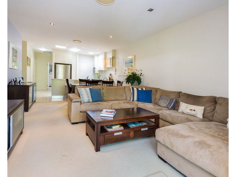 3/27 Gordon Street, Labrador QLD 4215