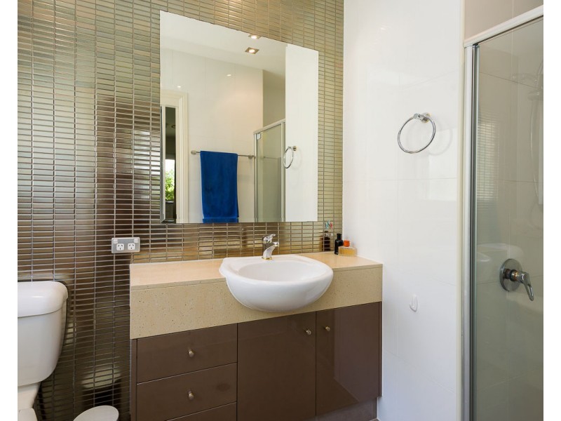 3/27 Gordon Street, Labrador QLD 4215