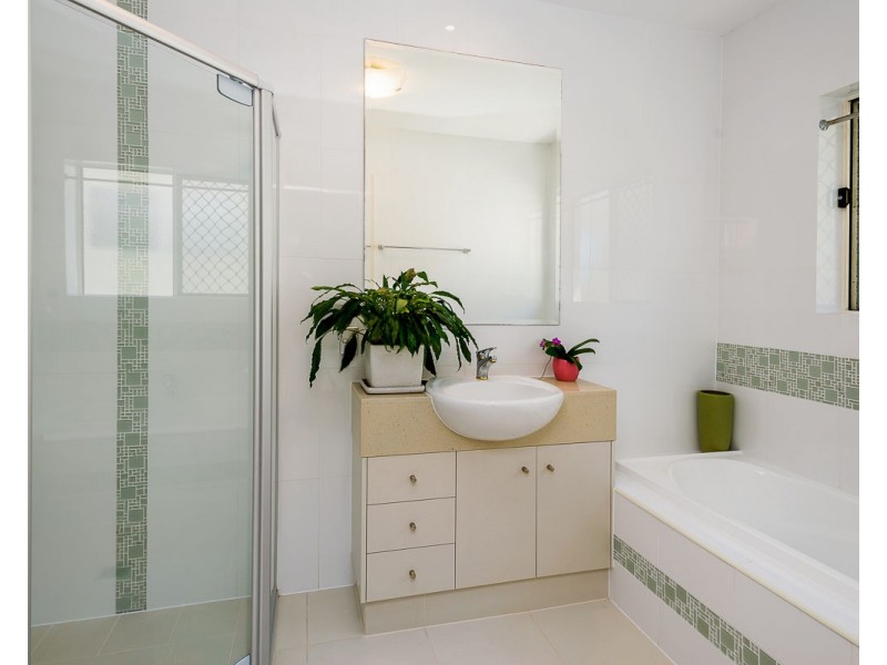 3/27 Gordon Street, Labrador QLD 4215