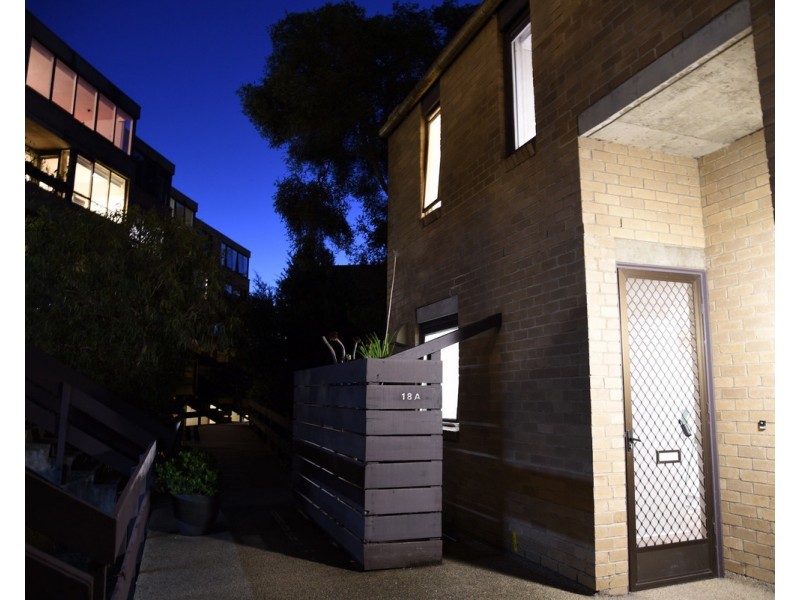 18a Napier Street, South Melbourne VIC 3205