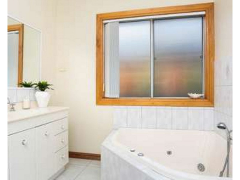 98 Lady Nelson Way, Taylors Lakes VIC 3038