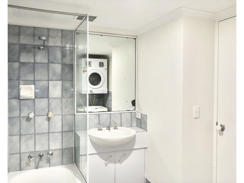 13/32-42 Beach Parade, Surfers Paradise QLD 4217