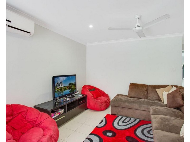 2/32 Beaumont Drive, Pimpama QLD 4209