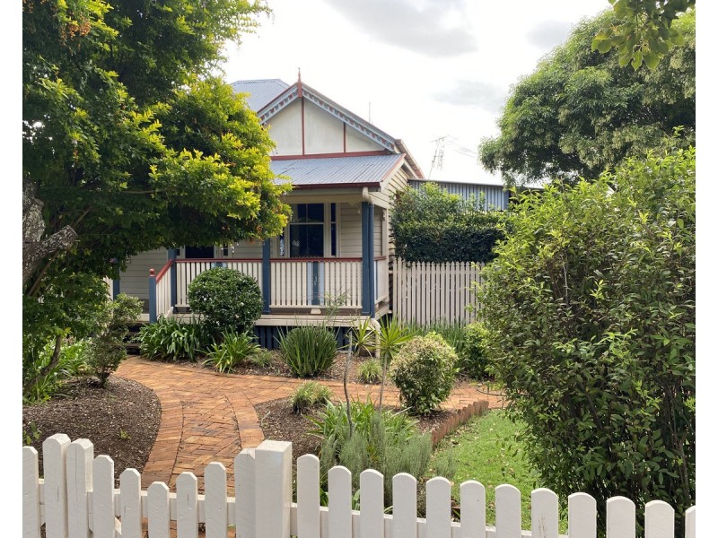 239 Geddes Street, South Toowoomba QLD 4350