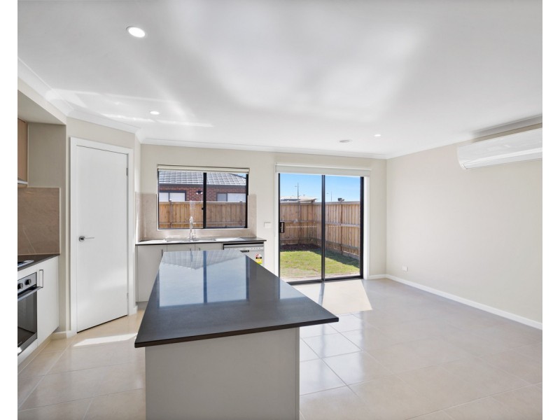 28 Rockfern Crescent, Diggers Rest VIC 3427