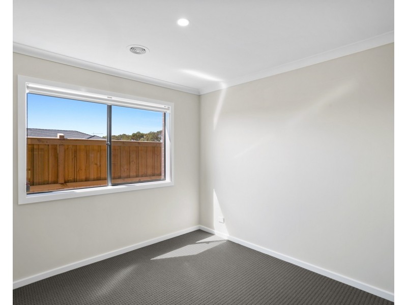28 Rockfern Crescent, Diggers Rest VIC 3427
