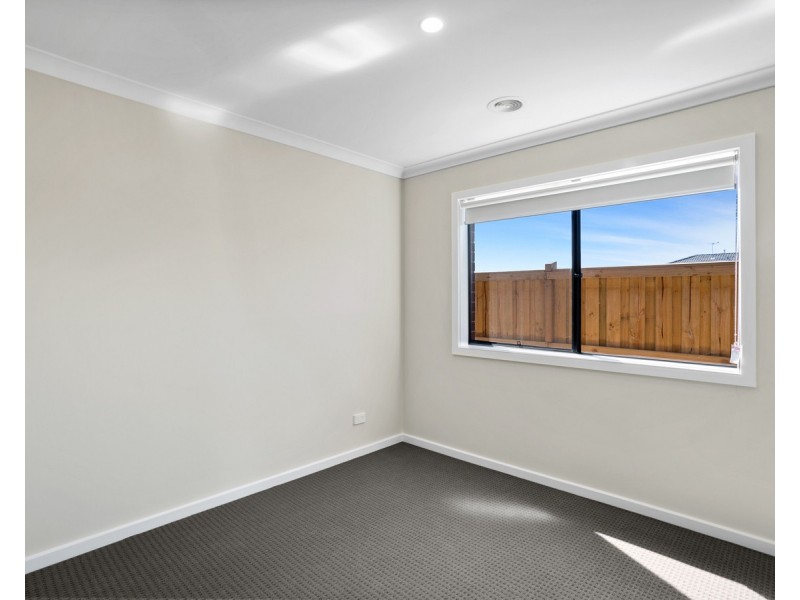 28 Rockfern Crescent, Diggers Rest VIC 3427