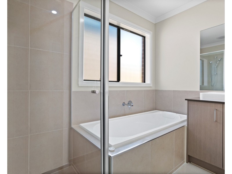 28 Rockfern Crescent, Diggers Rest VIC 3427