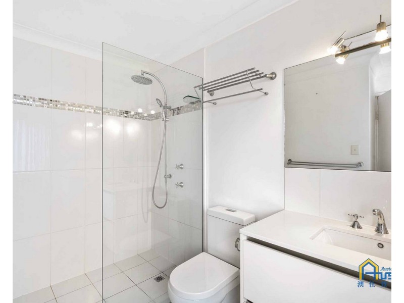 15/7 Campbell Street, Bundall QLD 4217