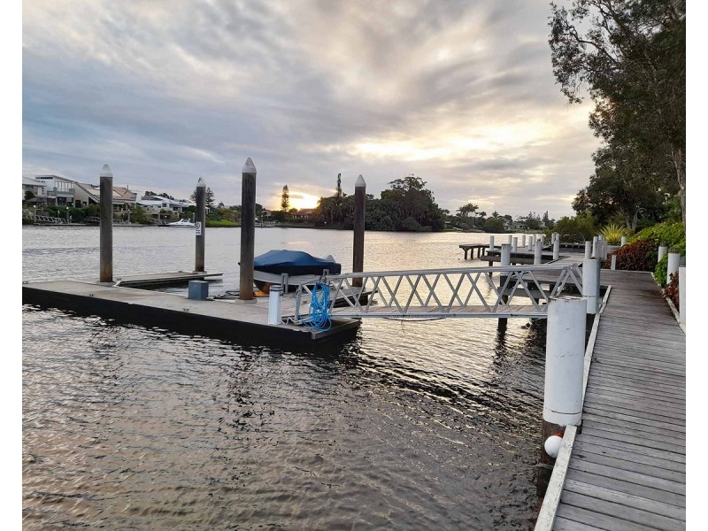 15/7 Campbell Street, Bundall QLD 4217