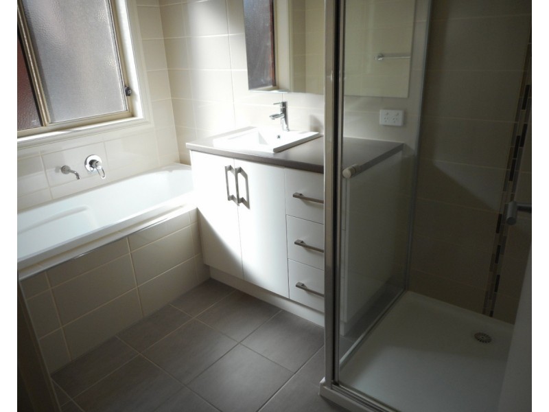 1/7 Spicer Boulevard, Altona Meadows VIC 3028