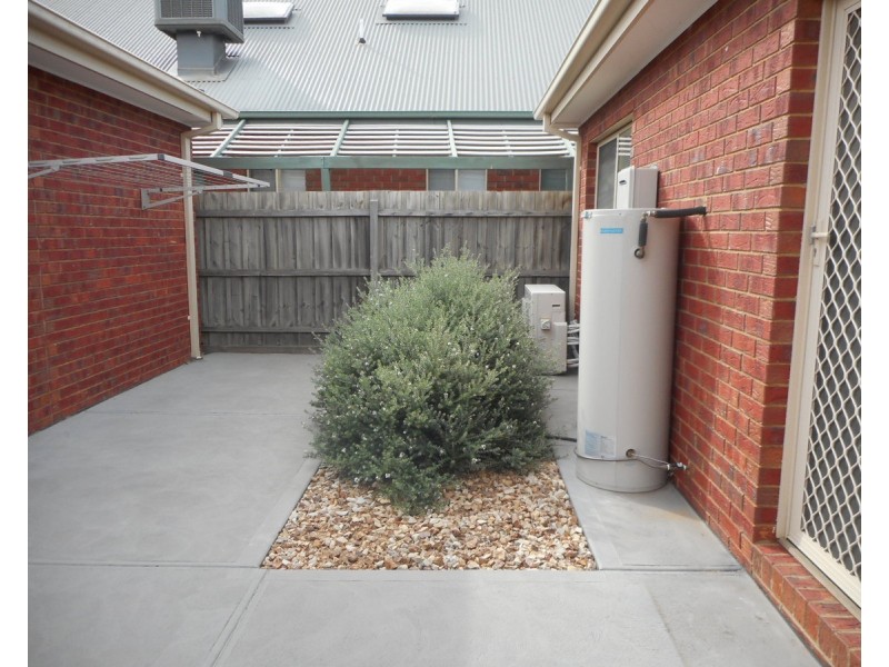 1/7 Spicer Boulevard, Altona Meadows VIC 3028