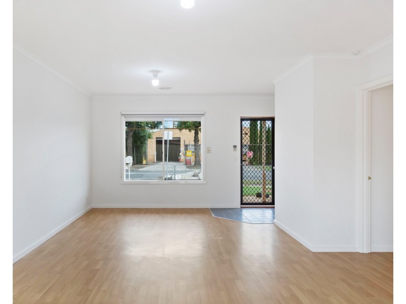 13 Hertford Road, Sunshine VIC 3020