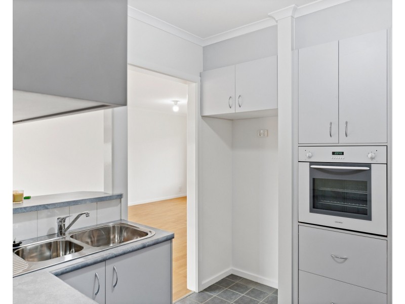 13 Hertford Road, Sunshine VIC 3020