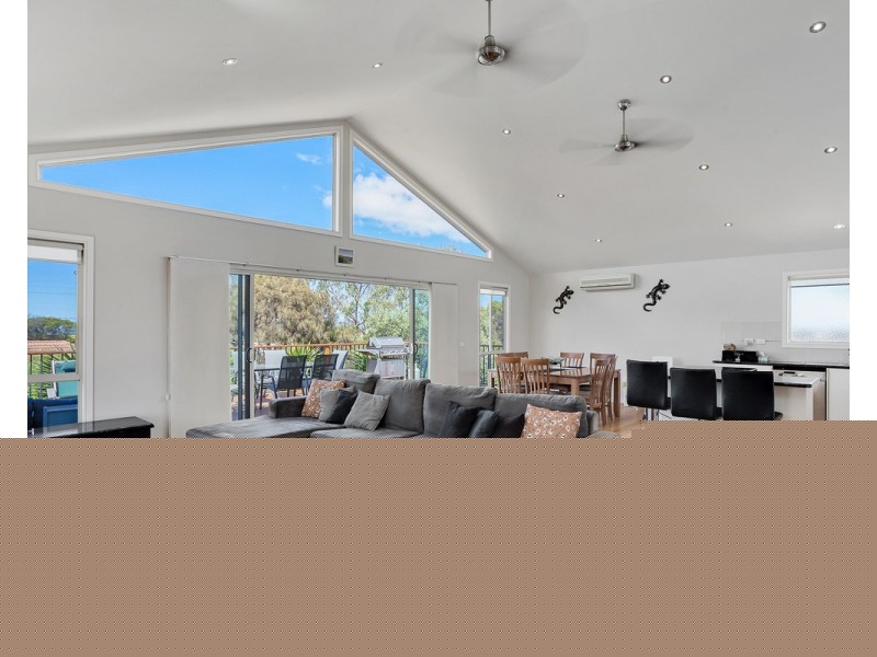 11 Sunset Drive, Sunset Strip VIC 3922