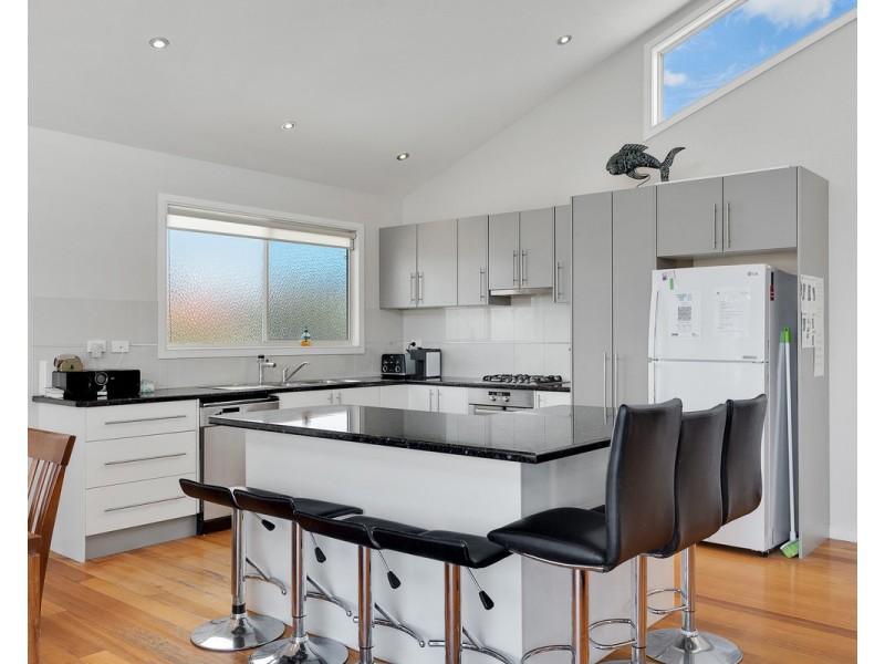 11 Sunset Drive, Sunset Strip VIC 3922