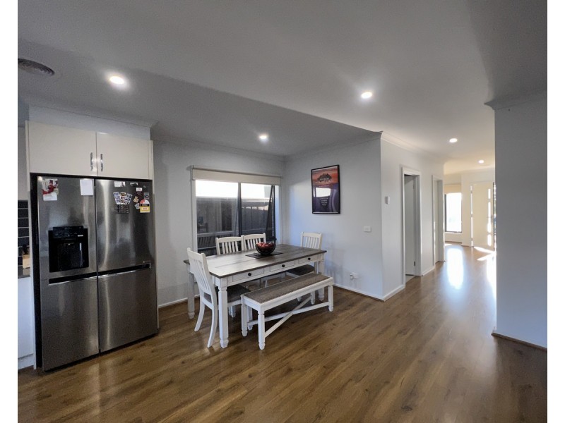 12 Modern Crescent, Tarneit VIC 3029