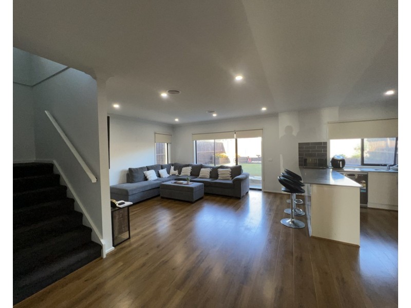 12 Modern Crescent, Tarneit VIC 3029