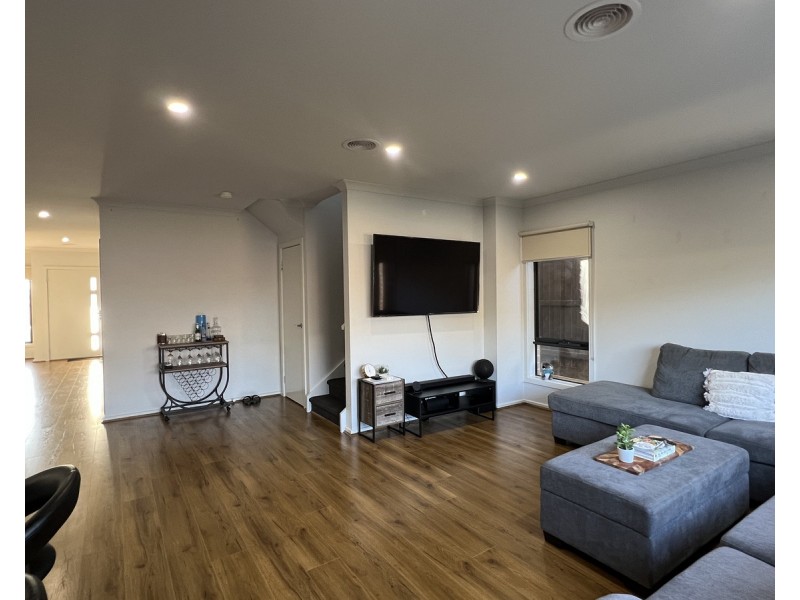 12 Modern Crescent, Tarneit VIC 3029