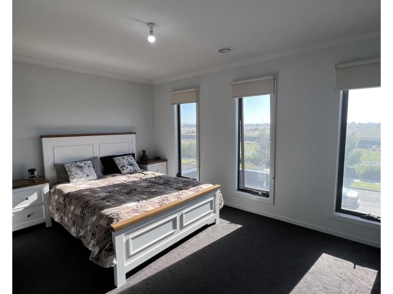 12 Modern Crescent, Tarneit VIC 3029