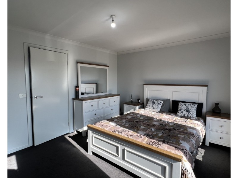 12 Modern Crescent, Tarneit VIC 3029