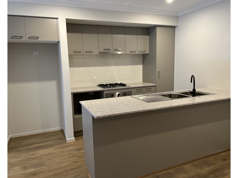 8 Kelmscott Way, Werribee VIC 3030