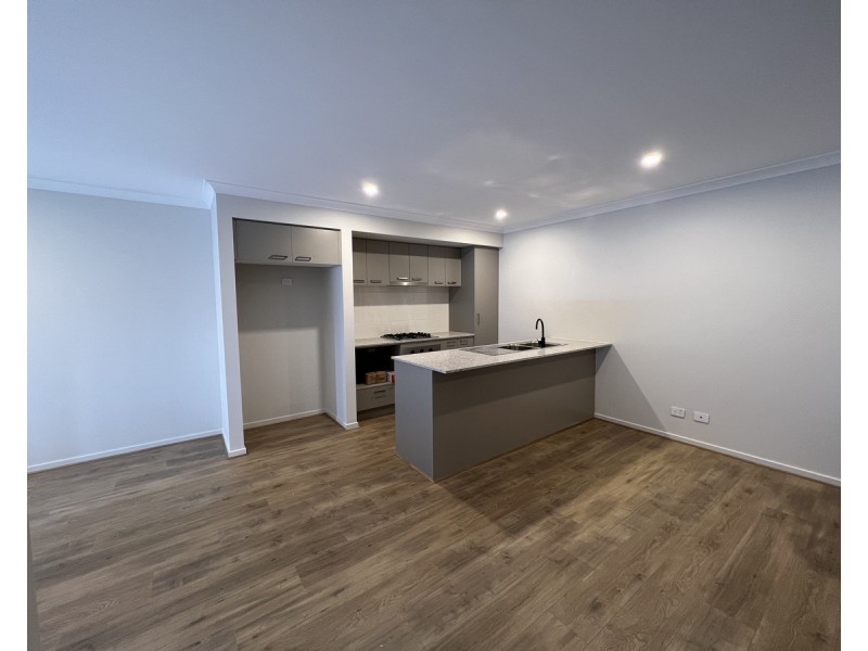 8 Kelmscott Way, Werribee VIC 3030