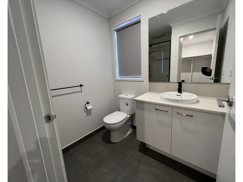 8 Kelmscott Way, Werribee VIC 3030